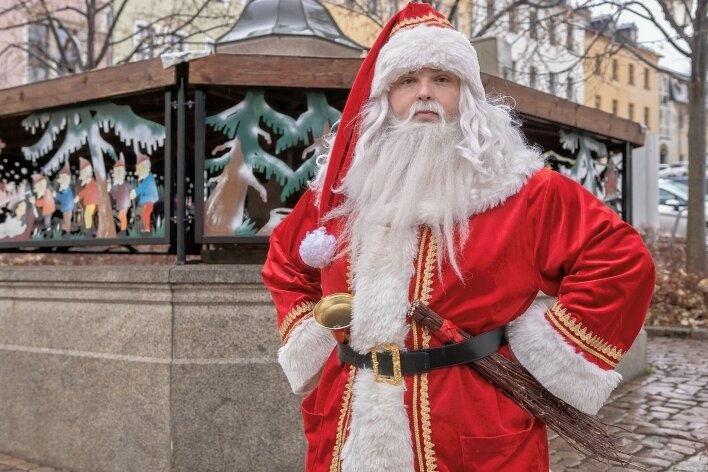 Mehr als 50 Kilogramm verloren: Weihnachtsmann speckt ab - Der Vogtland-Weihnachtsmann will demnächst nach Plauen ziehen.