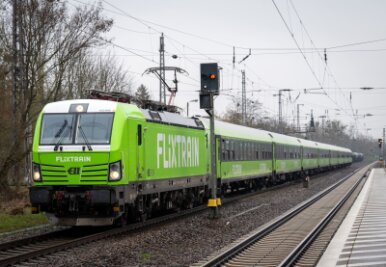 Mehr Verbindungen - Flixtrain baut Fernzug-Angebot aus - "Unsere Reisezeiten im Fernverkehr können sich heute mit allen Wettbewerbern messen."