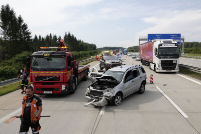 Mehrere Unfälle auf A4 bei Chemnitz - 