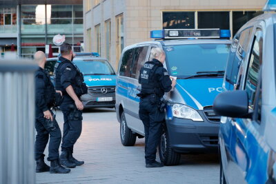 Mehrere Verletzte bei Schlägereien in Chemnitz - Bei Auseinandersetzungen in der Innenstadt sind am Montagabend mehrere Männer verletzt worden.