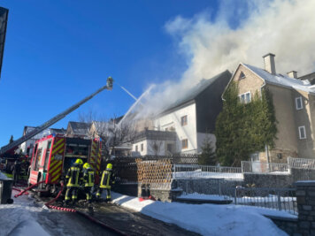 Mehrfamilienhaus in Oberwiesenthal in Flammen: Über 50.000 Euro Spenden in wenigen Stunden - 