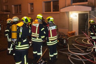 Mehrfamilienhaus in Schneeberg wegen Brand evakuiert - 