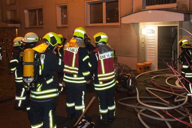 Mehrfamilienhaus in Schneeberg wegen Brand evakuiert - 