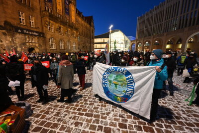 Menschenkette für Solidarität in der Corona-Krise in Chemnitz - 
