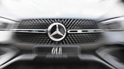 Mercedes ruft weltweit 341.000 Fahrzeuge zurück - In Deutschland sind von dem Rückruf mehr als 11.000 Autos betroffen (Symbolbild).