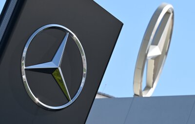 Mercedes verwirft ursprünglichen Plan zur Elektro-Offensive - Mercedes will bis in die 2030er-Jahre hinein sowohl Elektroantriebe als auch Verbrenner produzieren.