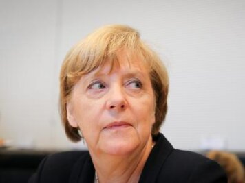 Merkel besucht Flüchtlingsheim in Heidenau - 