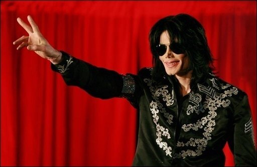 Michael Jackson kündigt Konzerte für Juli in London an -  Der seit Jahren zurückgezogen lebende ehemalige Popstar Michael Jackson hat ein Comeback angekündigt. Er werde im Juli Konzerte in London geben, sagte Jackson in London. 