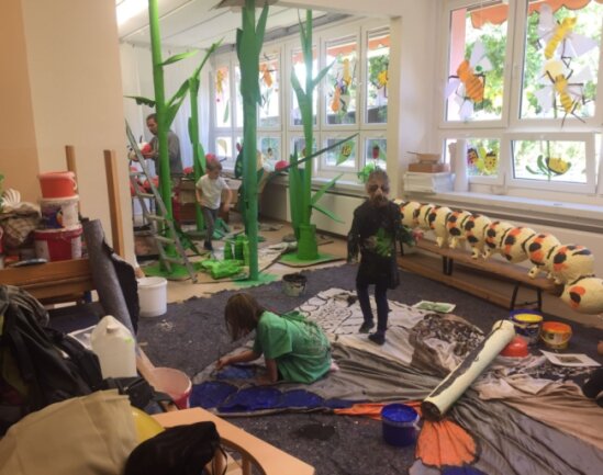 Michelner Kinder bauen Riesenwiese - 