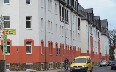 Mieter beziehen erstes Haus für mehrere Generationen - 
              <p class="artikelinhalt">Mehrere Generationen sollen im Doppelhaus Hohensteiner Straße 82-84 im Limbach-Oberfrohna nicht neben-, sondern miteinander leben. </p>
            