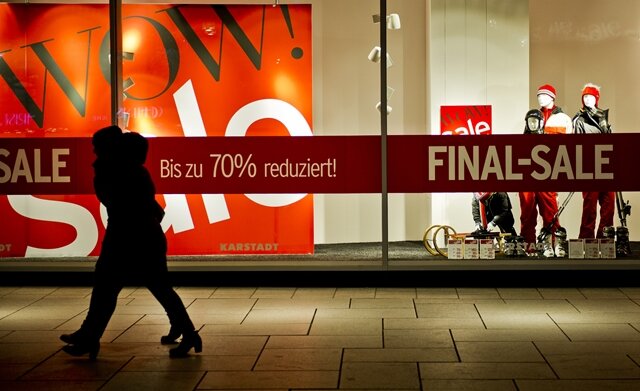 Milder Winter und Online-Boom: Einzelhandel rutscht ins Minus