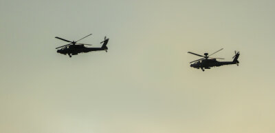 Militärhubschrauber sorgen für Aufsehen - Insgesamt zehn Hubschrauber sind am Mittwochabend in zwei Formationen über Schwarzenberg geflogen.