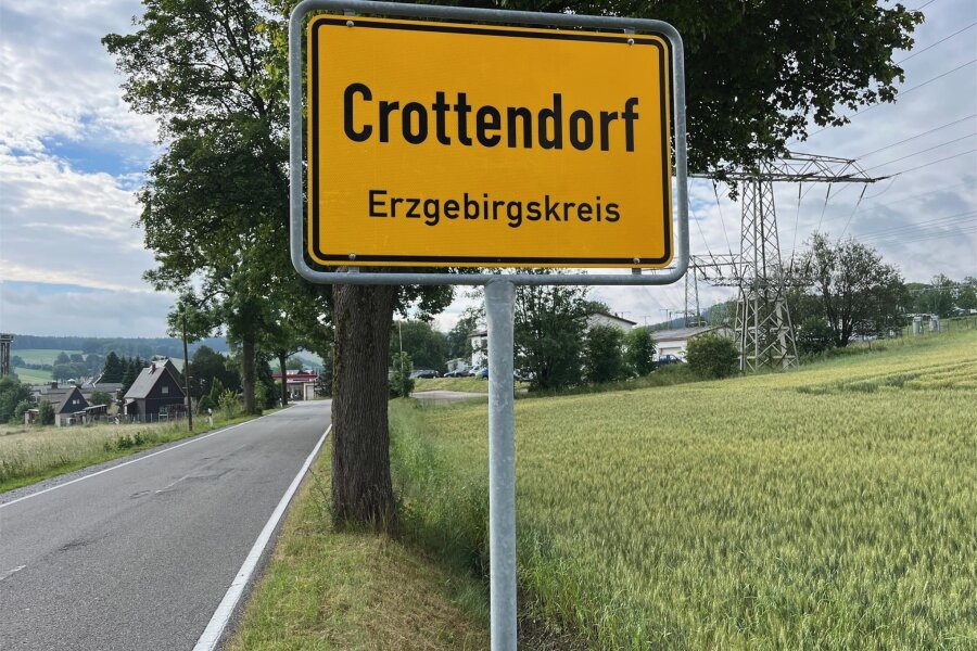 Millioneninvestition in Crottendorf geplant: Unternehmen will Batteriespeicher errichten - Ein Unternehmen will nahe der Scheibenberger Straße in Crottendorf einen Batteriespeicher errichten. Der Rat hat einen Grundstücksverkauf dafür beschlossen.