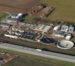 Millionenkredite für Abwasserinvestitionen - Auf dem Gelände der Zentralen Kläranlage im Remser Ortsteil Weidensdorf hat der Abwasserentsorger WAD seinen Sitz.