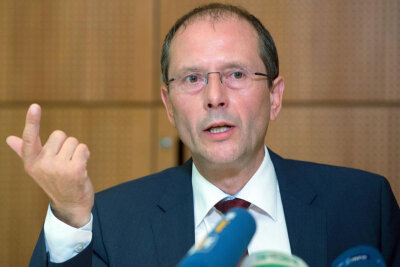 Minister kommt erneut nicht nach Einsiedel - Sachsens Innenminister Markus Ulbig kommt nicht nach Einsiedel.