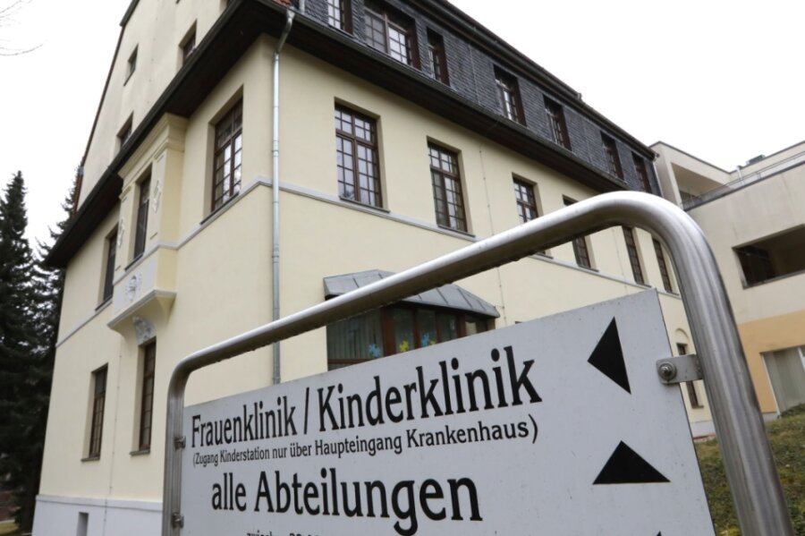 Ministerium will Kinderklinik schließen - Das Schild muss wohl bald geändert werden. Die Kinderklinik am Lichtensteiner DRK-Krankenhaus dürfte ab März nicht mehr existieren.
