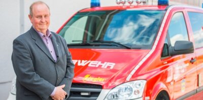 Mit 66 Jahren ist noch lange nicht Schluss - Christoph Stahl bei seiner Verabschiedung im Feuerwehrtechnischen Zentrum des Erzgebirgskreises in Pfaffenhain. 
