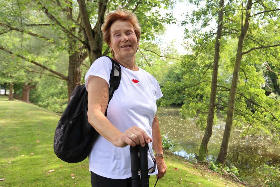 Mit 90 immer noch regelmäßig auf Wanderschaft: Ruth Wagner aus Zwickau verrät ihr Geheimrezept - Wenn sie nicht mit der Gruppe wandert, ist Ruth Wagner oft im Weißenborner Wald gleich vor ihrer Haustür unterwegs.