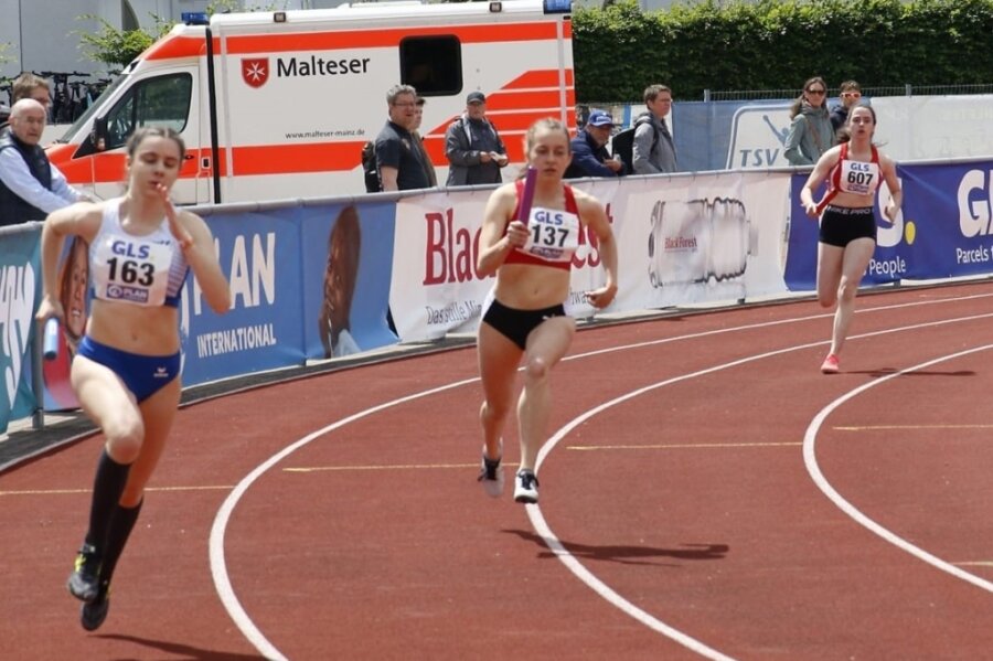 Neben den 400 m und 200 m schaffte Anna Weichelt (M.) auch über die 4x100 m die Norm für die DM. Das kam überraschend, denn mit der Staffel habe sie vorher kaum trainiert. 