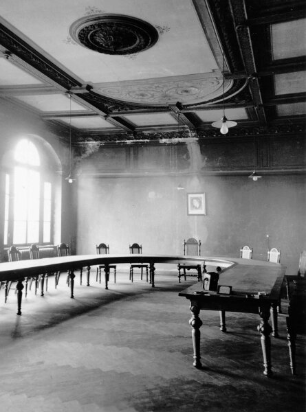 Rathaussaal vor rund 80 Jahren 
