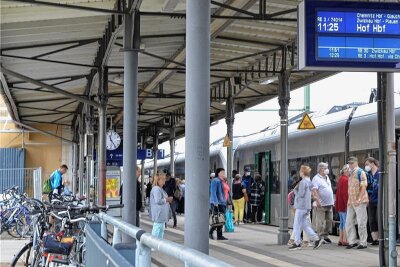 Mit dem 9-Euro-Ticket von Freiberg nach München und zurück: Eine Odyssee - Mit dem Regionalzug von Freiberg aus gibt es eine direkte Verbindung bis nach Hof und von dort weiter nach München. Eigentlich benötigen Fahrgäste für die Strecke knapp sechs Stunden  - wenn alles klappt. 