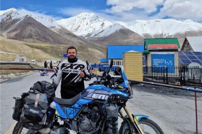 Mit dem Motorrad auf Weltreise: Eine magische Tour zur Grenze Chinas - Sebastian Meyer am Khunjerab.