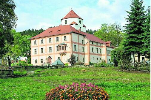 Mit der Zeitung auf Schlössertour - Bei der Schlössertour 2013 der "Freien Presse" kann am 1. September auch das Schloss Schönberg in Bad Brambach besucht werden.