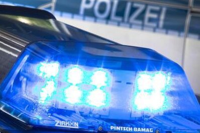 Mit Messer: Teenager bedroht 12-Jährigen in Crimmitschau - (Symbolbild)