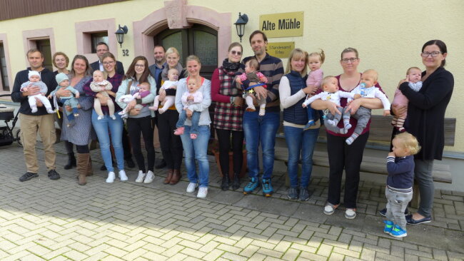Mit Nuckel und Strampler zum Treff in die "Alte Mühle" in Schweikershain - Mütter und Väter trafen sich zur Babybegrüßung in Schweikershain. 