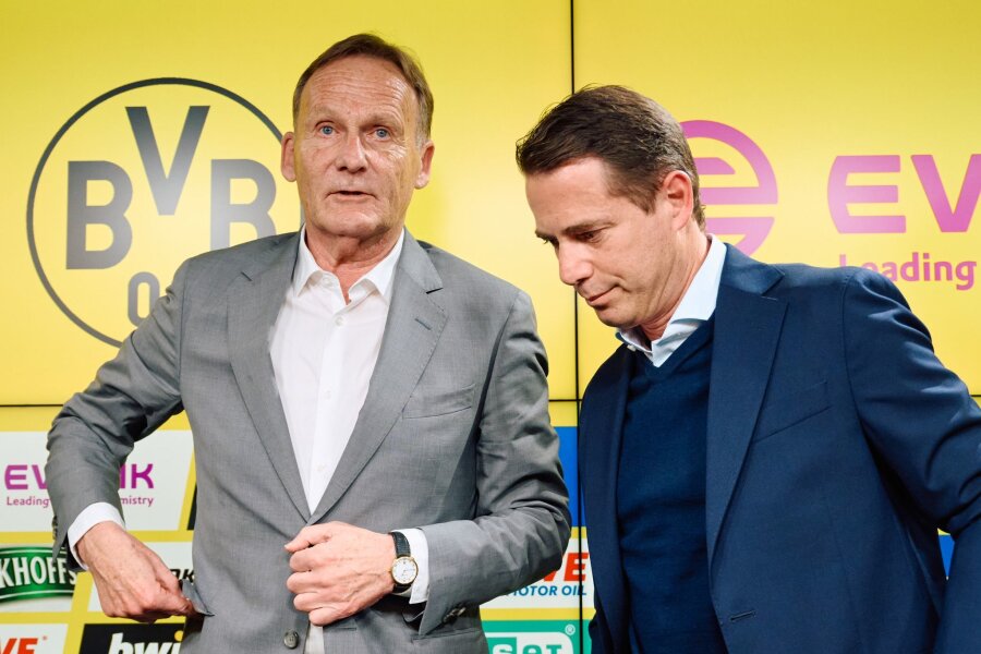 Mit viel Herzblut: Ricken will BVB in die Zukunft führen - Lars Ricken (r) hat am 1. Mai die Nachfolge von Hans-Joachim Watzke als BVB-Sportchef angetreten.