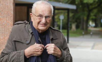 Mitinitiator des Chemnitzer Friedenspreises: Die Hoffnung auf Frieden enttäuscht - Der 90-jährige Hartwig Albiro engagiert sich seit Jahrzehnten für Frieden und Demokratie in der Stadt. Er hatte gehofft, wie er sagt, "dass sich ein solches Verbrechen wie ein Krieg in Europa nicht wiederholt." 