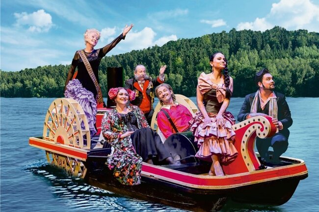 "Die Csárdásfürstin" soll ab 11. Juni auf der Seebühne Kriebstein zu erleben sein. Hier eine Fotomontage mit einigen Solisten.