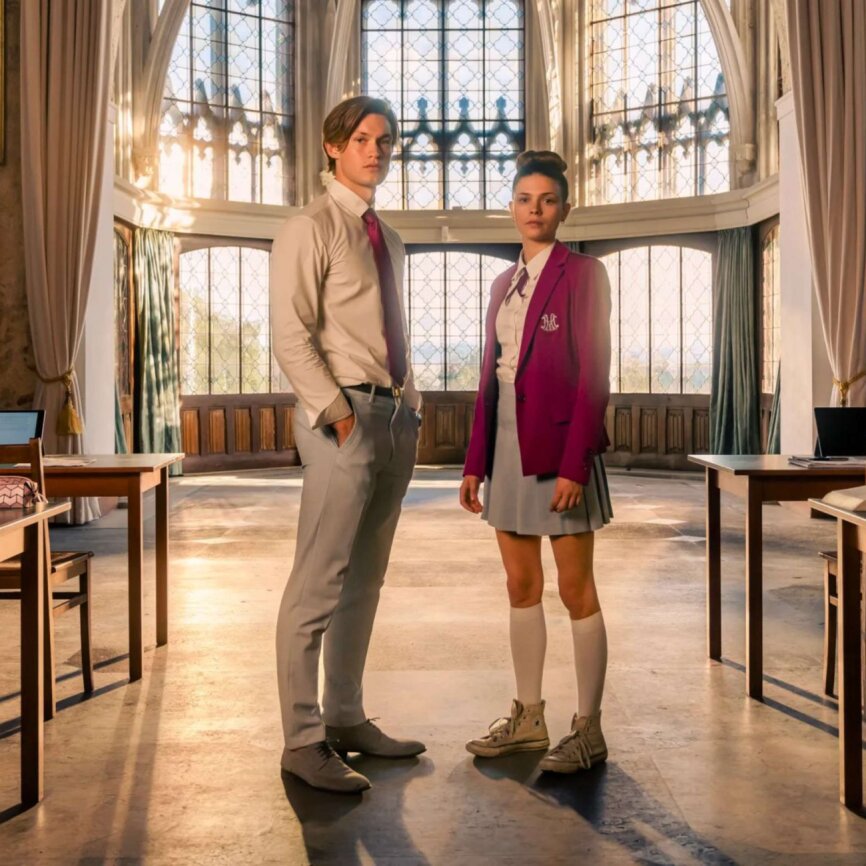 Mitten ins Herz Mona Kastens Roman "Save Me" als Miniserie "Maxton Hall Die Welt zwischen uns