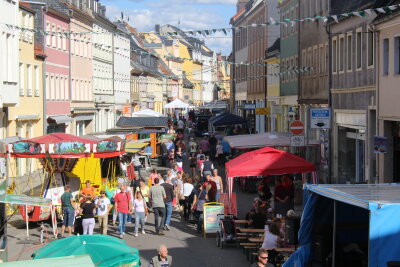 Mittweida feiert Altstadtfest - Bei sonnigem Wetter waren am Samstag viele Besucher in der Mittweidaer Innenstadt unterwegs.