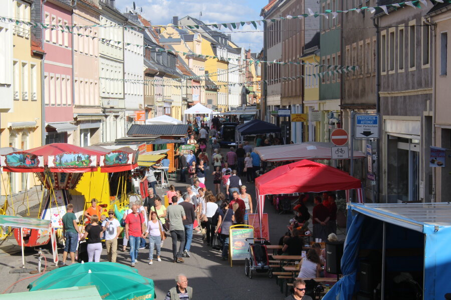 Mittweida feiert Altstadtfest - Bei sonnigem Wetter waren am Samstag viele Besucher in der Mittweidaer Innenstadt unterwegs.
