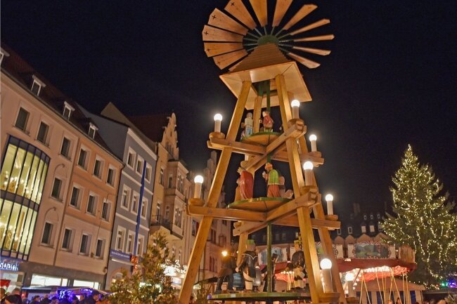 Mittweida und Frankenberg: Weihnachtsmärkte fallen dieses Jahr aus - Der Mittweidaer Weihnachtsmarkt findet dieses Jahr zwar nicht statt. Die Pyramide soll aber ebenso aufgestellt werden wie der Baum.