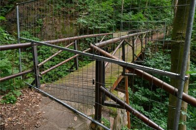 Mittweidaer "Via Mala" bis 2023 gesperrt - Der Wanderweg zwischen Weißthal und Mittweida ist gesperrt. Hier besteht bei einer Brücke Einsturzgefahr. 