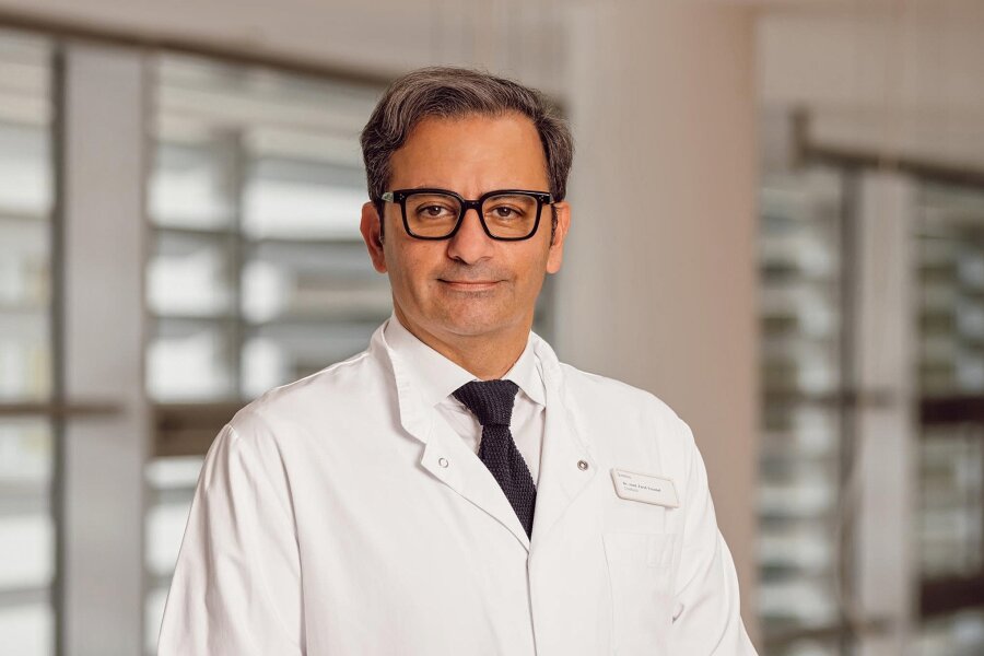 Mittwochsvorlesungen im Plauener Vogtland-Klinikum: Dr. Farid Youssef berichtet über Behandlungsmethoden chronischer Rückenschmerzen - Dr. Farid Youssef informiert über Behandlungsmethoden chronischer Rückenschmerzen.