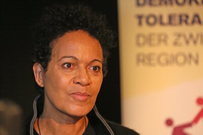 "Mo und die Arier": Viel Beifall für Mut gegen Rassismus - Mo Asumang - Moderatorin und Filmemacherin