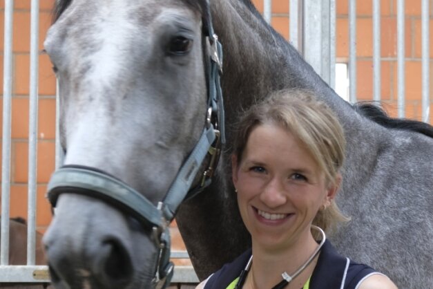 Nicole Heckel liegen Pferde am Herzen. Jetzt eröffnet die Tierärztin in Lengenfeld ihre mobile Pferde-Praxis. 