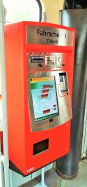 Mobile Ticketautomaten werden in Zwickau getestet - Mit den mobilen Fahrscheinautomaten testen die SVZ derzeit die bargeldlose und EC-Karten-Zahlung.