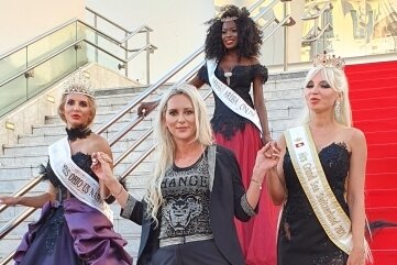 Modedesignerin aus Zwönitz präsentiert ihre Kleider bei Filmfest in Cannes - Miss Ohio, Miss Aruba und Mrs. Grand Sea Switzerland präsentierten auf dem Roten Teppich die Kleider von Ina Riedel. 