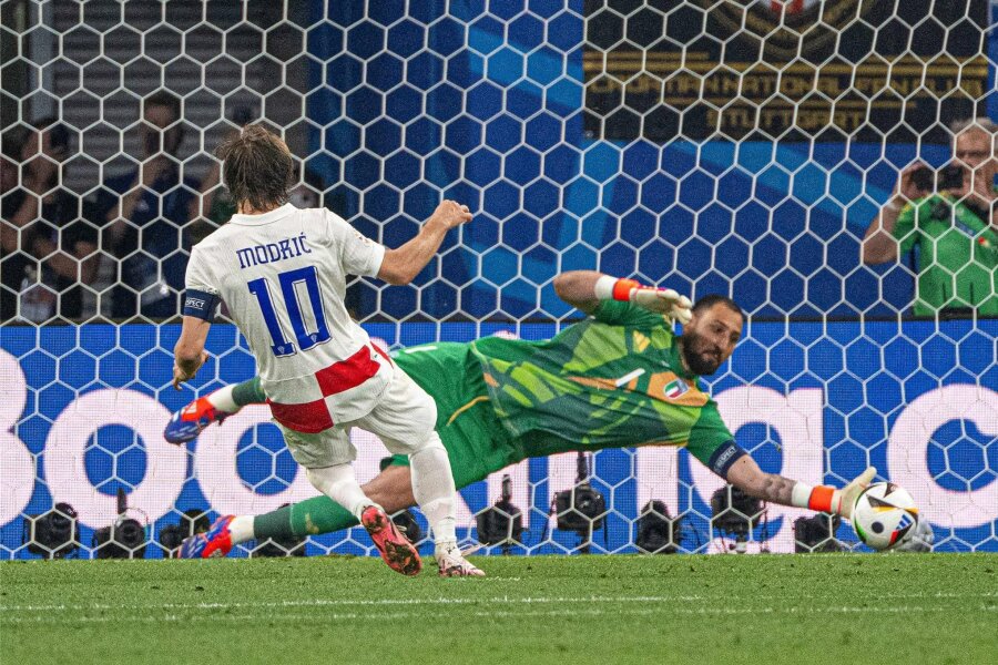 Modric und Kroatien zwischen Himmel und Hölle - 31 Sekunden lagen zwischen dem vergebenen Elfmeter (Foto) und dem Tor von Luka Modric. Doch Kroatien freute sich am Ende zu früh.