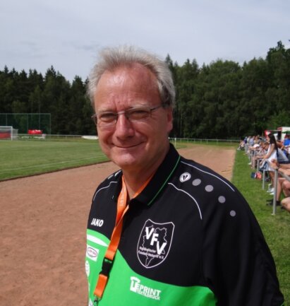 Noch weiß Andreas Wehner, der Präsident des Vogtländischen Fußball-Verbandes nicht, wann seine Teams endlich auf die Plätze zurückkehren dürfen. Für die neue Saison plant der Verband einige Neuerungen. 