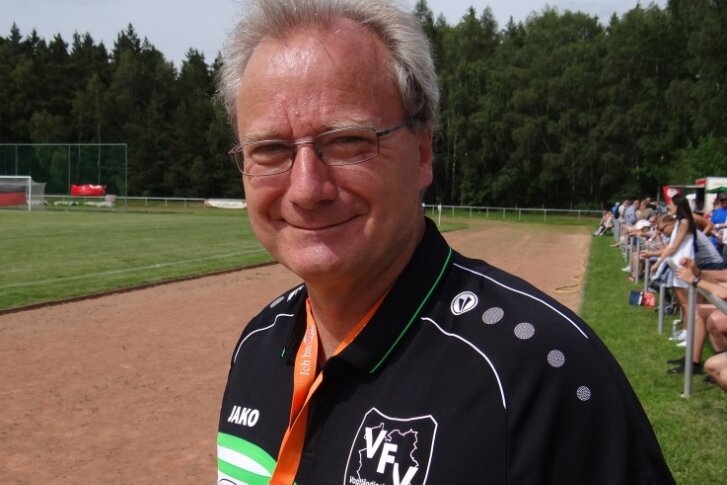 Modus mit Hin- und Rückrunde steht für die Zukunft auf dem Prüfstand - Noch weiß Andreas Wehner, der Präsident des Vogtländischen Fußball-Verbandes nicht, wann seine Teams endlich auf die Plätze zurückkehren dürfen. Für die neue Saison plant der Verband einige Neuerungen. 