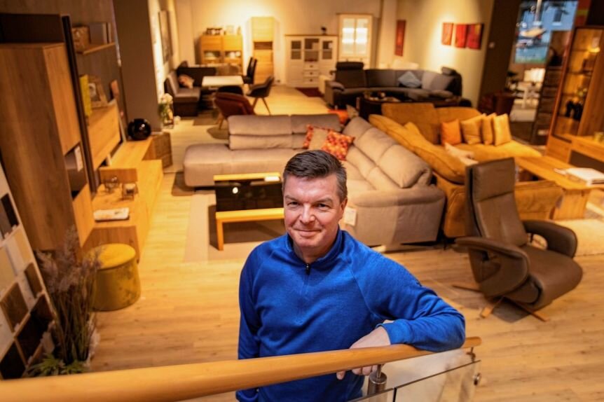 Möbelhaus schließt: "Mussten die Reißleine ziehen" - Es sei letztlich eine betriebswirtschaftliche Entscheidung, die er habe treffen müssen, sagt Inhaber Frank Roscher zur bevorstehenden Schließung seines Möbelhauses. 