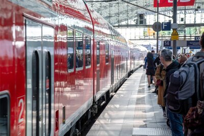 Montag und Dienstag: Zugverspätungen auf Linie RB 45 nach Chemnitz erwartet - Die Regionalbahnen der Linie RB 45 fahren am Montag und Dienstag später (Symbolbild) ab.