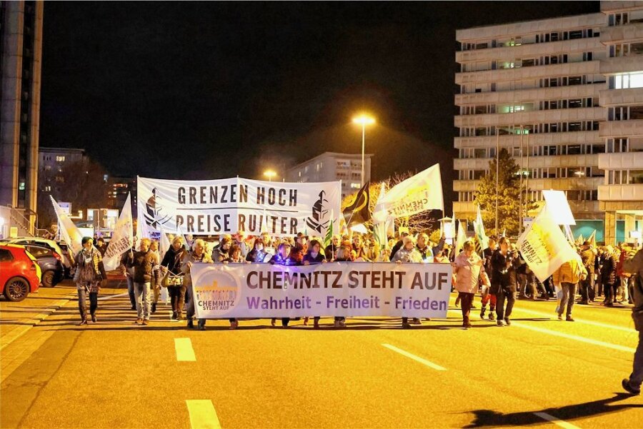 Montagsprotest in Chemnitz: Wieder mehr Zulauf für Demonstration - Der Montagsprotest in Chemnitz zog in dieser Woche rund 800 Teilnehmer an. 
