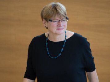 Morddrohung gegen Freiberger Linken-Politikerin Jana Pinka: Zeugenanhörungen laufen noch - Jana Pinka (Die Linke) im Landtag.