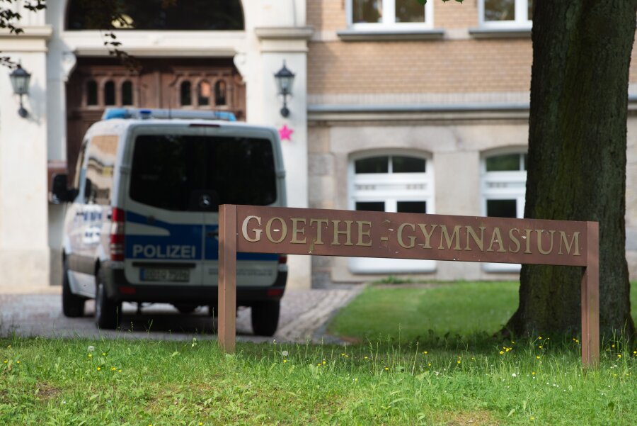 Morddrohungen am Auerbacher Gymnasium: Zweiter Verdächtiger auf freiem Fuß - 